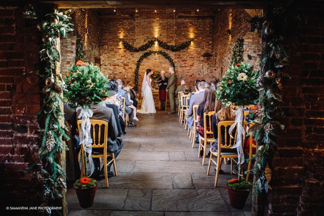 5 Fabulous Reasons to have a Barn Wedding Venue_0012